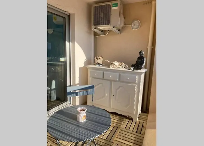 Escapade Au Port * 耶尔